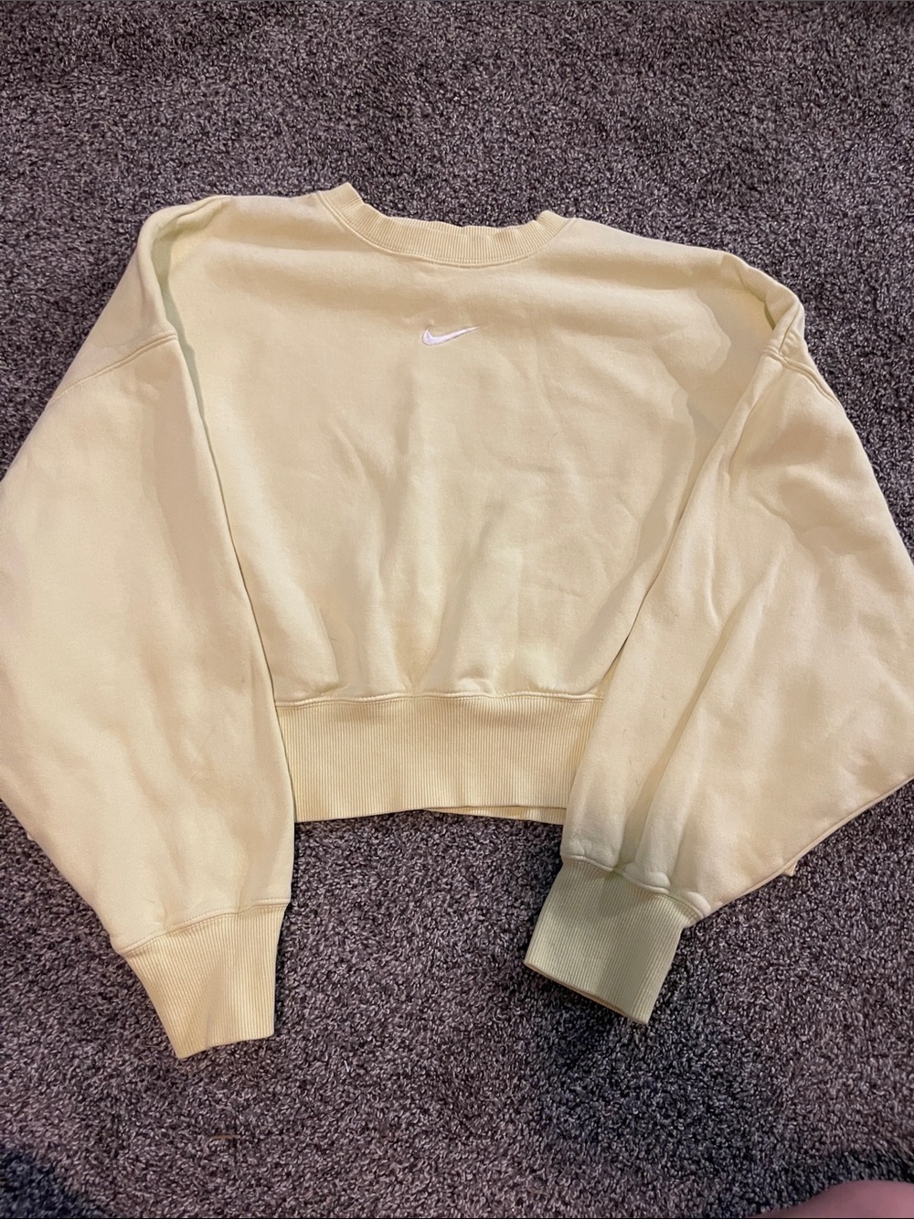 Nike Women’s Light Yellow Cropped Crew Sweatshirt